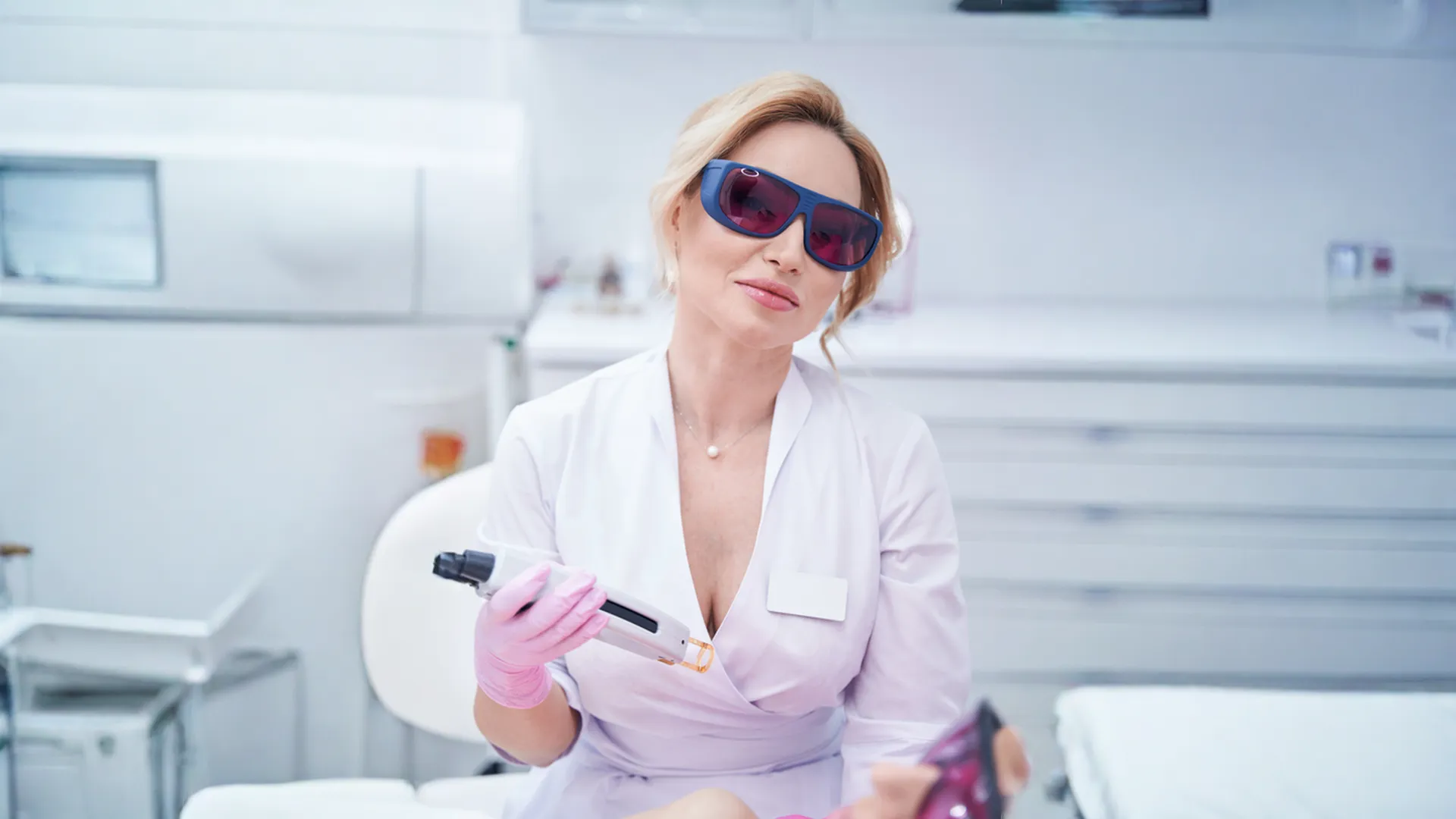 تبييض المناطق الحساسة